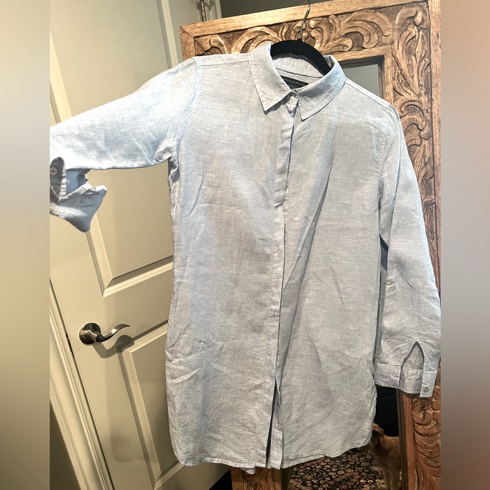 Tahari Long Linen Blouse Light Blue size Small
